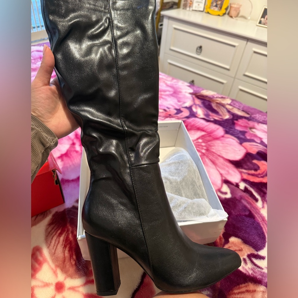 Elegant Black Knee-High Boots